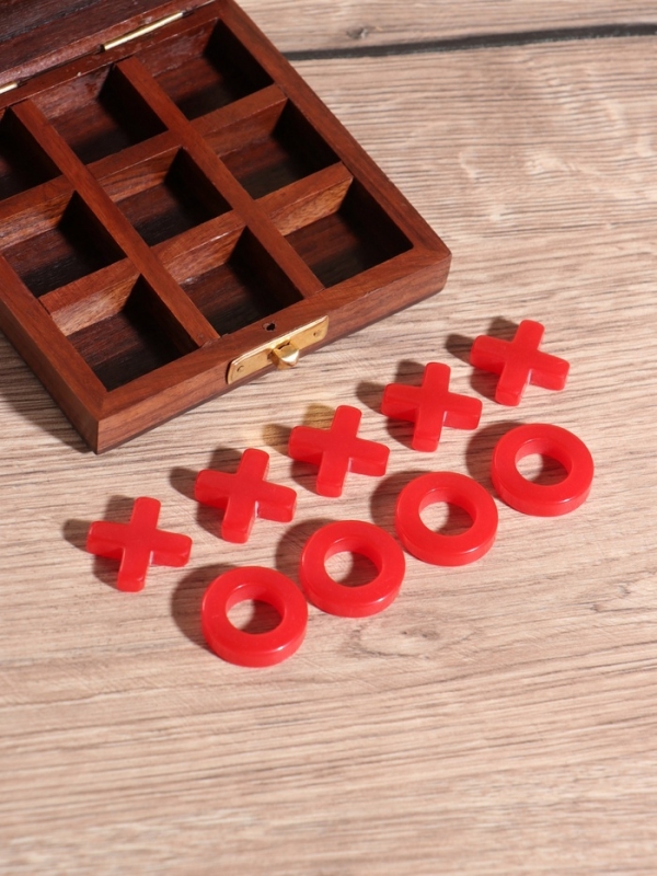 Настольная игра "Крестики-нолики" 10х10 см, дерево шишам, смола