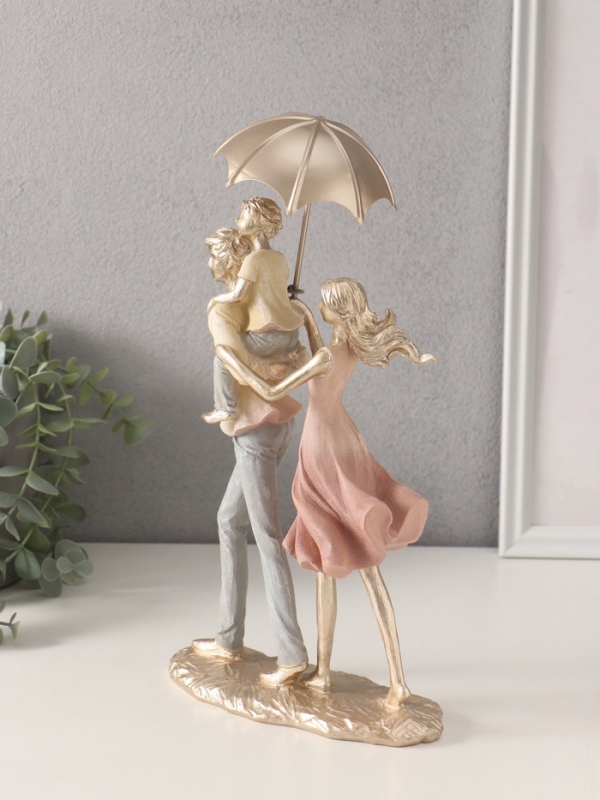 Сувенир полистоун "Папа, мама, я - прогулка под зонтом" жёлто-розовый 17,5х8,5х27/31 см