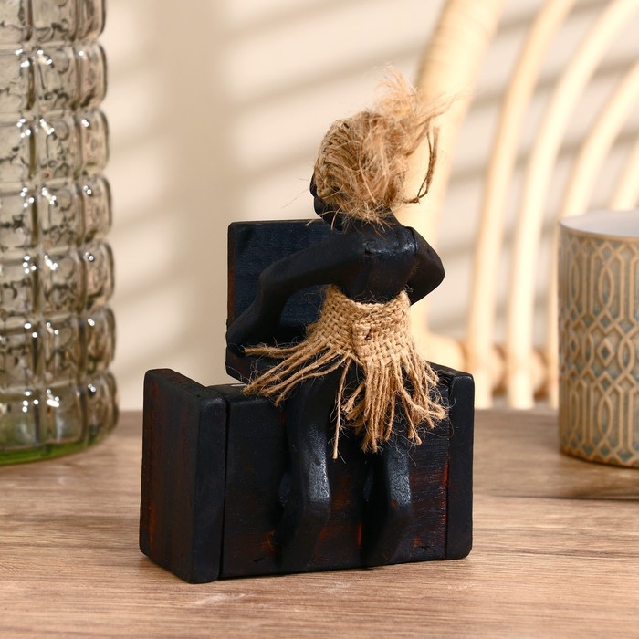 Сувенир календарь &laquo;Абориген с компьютером&raquo;, 15&times;11&times;10 см, дерево