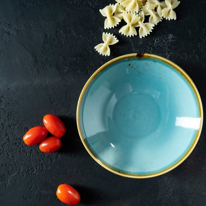 Салатник фарфоровый Magistro &laquo;Церера&raquo;, 400 мл, d=16,5 см, цвет голубой