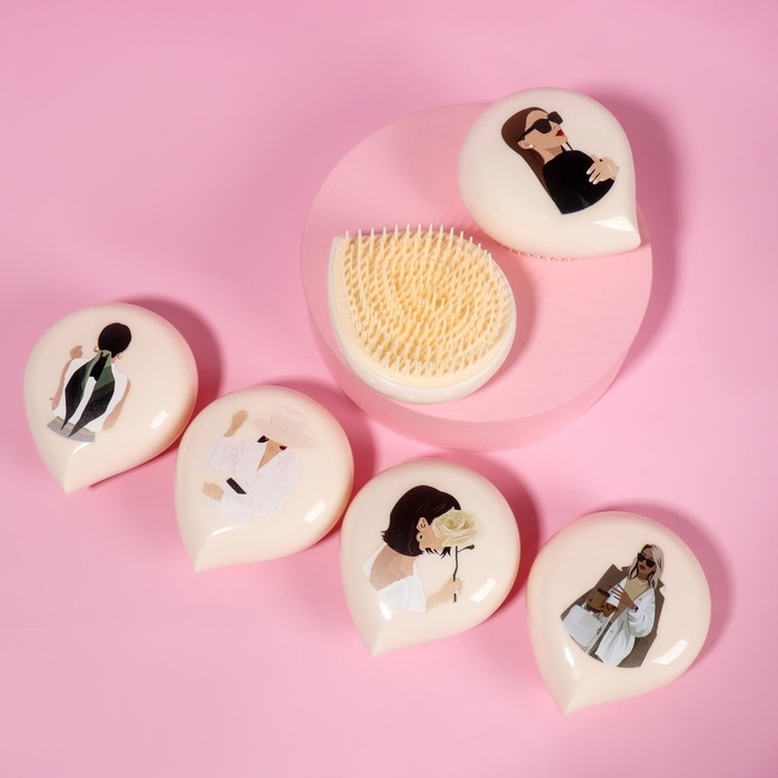 Расчёска массажная, 6,8 &times; 9 см, PVC коробка, рисунок МИКС