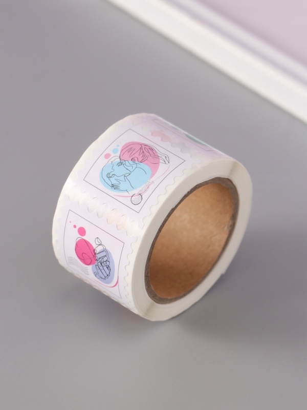 Наклейка бумага "Марки. Любовь" 3х3 см 200 шт в рулоне