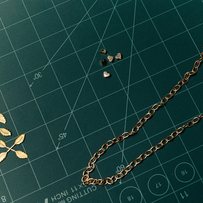 Бусина-разделитель родированная &laquo;Сердечко&raquo;, 6&times;6 мм, d(вн.)=2мм, цвет золото