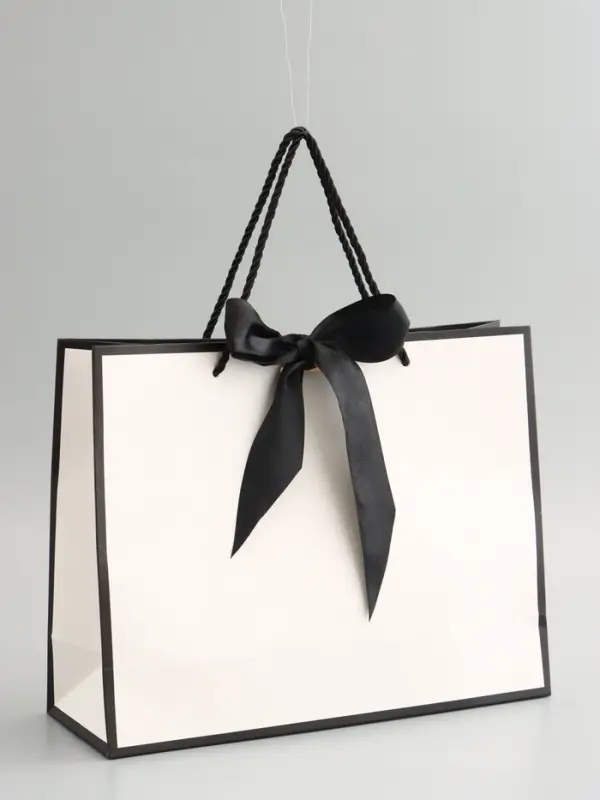 Пакет подарочный, белый, с бантом, 32 х 25 х 11 см