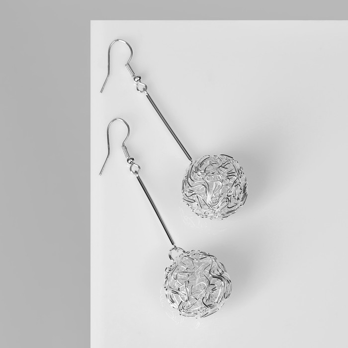 Серьги висячие &laquo;Шарик&raquo; переплетение, цвет светлое серебро, 6,5 см