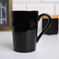 Кружка керамическая &laquo;Отец пример во всем&raquo;, 400 мл, с ложкой и крышкой, цвет белый