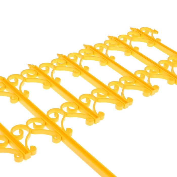 Ограждение декоративное, 25 &times; 180 см, 5 секций, пластик, жёлтое, &laquo;Классика&raquo;