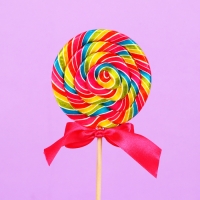 Карамель леденцовая фигурная Sweet Ness Большой диск с бантом, вкус вишневого цвета 100 г