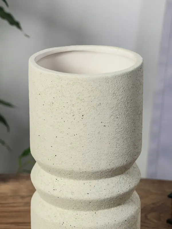 Ваза керамика настольная "Бэрри" прямая кольца, h=24,5 d=11 см, белый