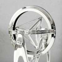 Маятник пластик "Пирамида" серебро, от USB 10,5х12,5х19 см