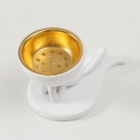 Подставка под благовония полистоун "Человечек лежит" белый 6,1х6,3х10,7 см