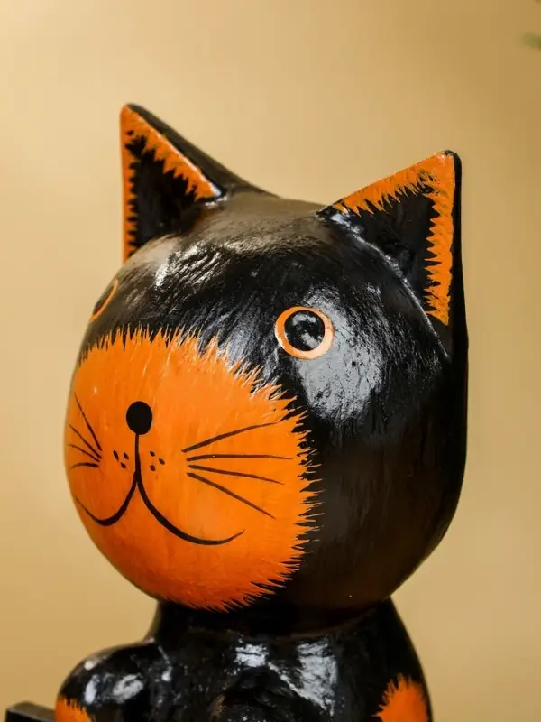 Сувенир "Кот с табличкой WELCOME" дерево 10х7х16 см, цв. чёрно-рыжий