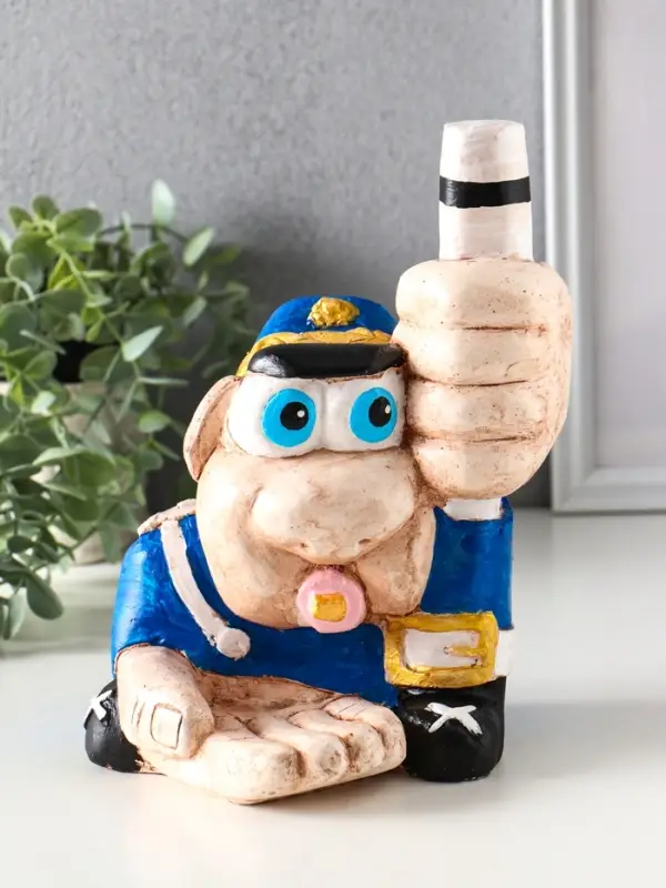 Копилка для денег &laquo;Добрый гаишник&raquo;, гипс, 22.5&times;18&times;15 см