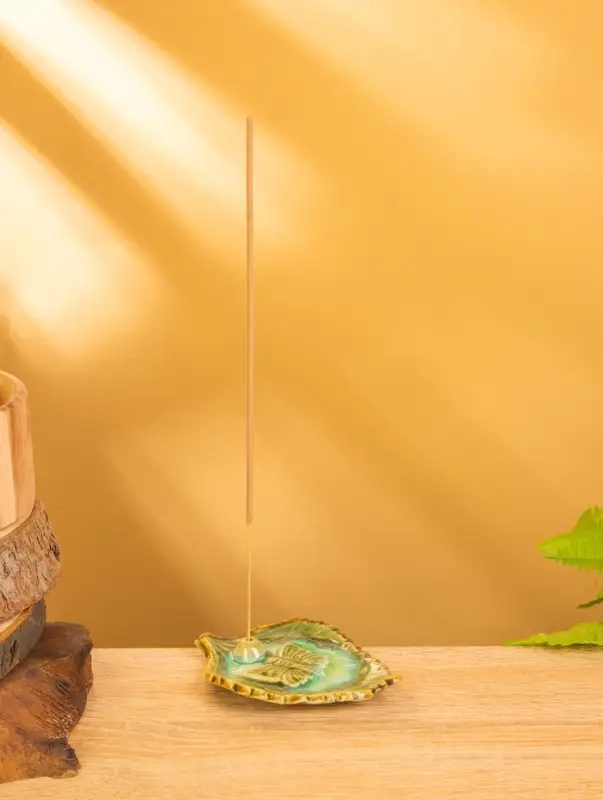 Подставка под благовония &laquo;Бабочка на листке&raquo;, 11&times;8&times;1 см, керамика, бежевая