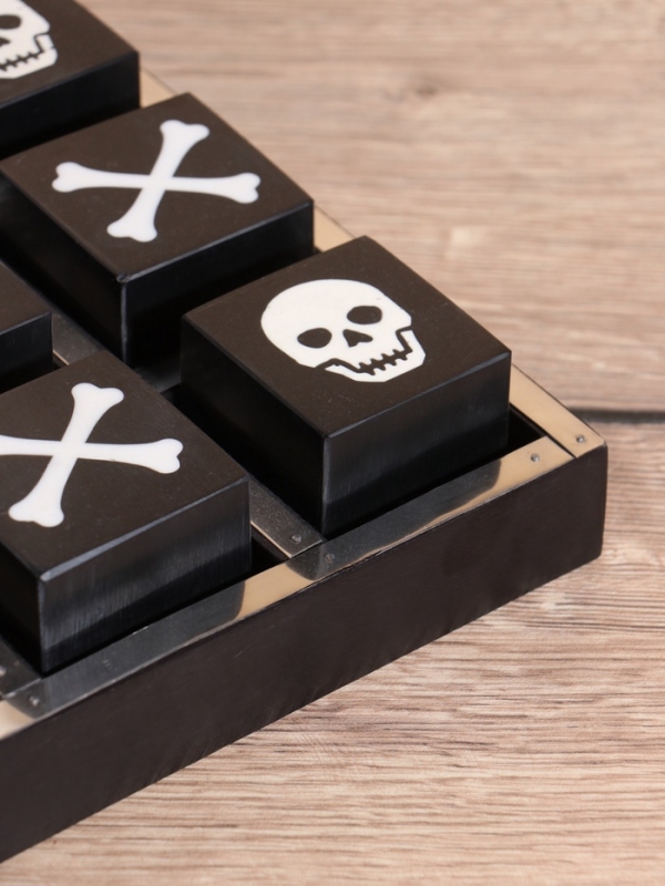 Настольная игра "Крестики-нолики" 20.5х20.5 см, манговое дерево, сталь, смола