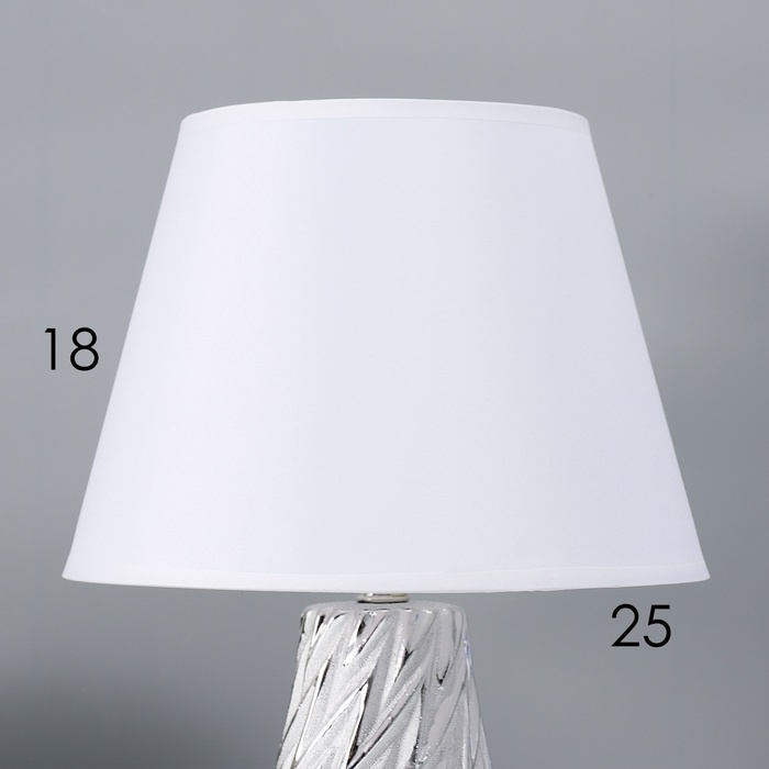 Настольная лампа с абажуром RISALUX &laquo;Лоретти&raquo;, Е14, 40 Вт, 25&times;25&times;38 см