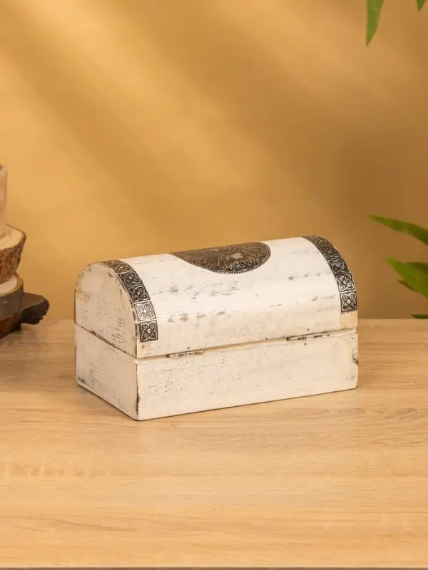 Сундучок "Солнце ацтеков" 19х12х11 см, манговое дерево, белый антик