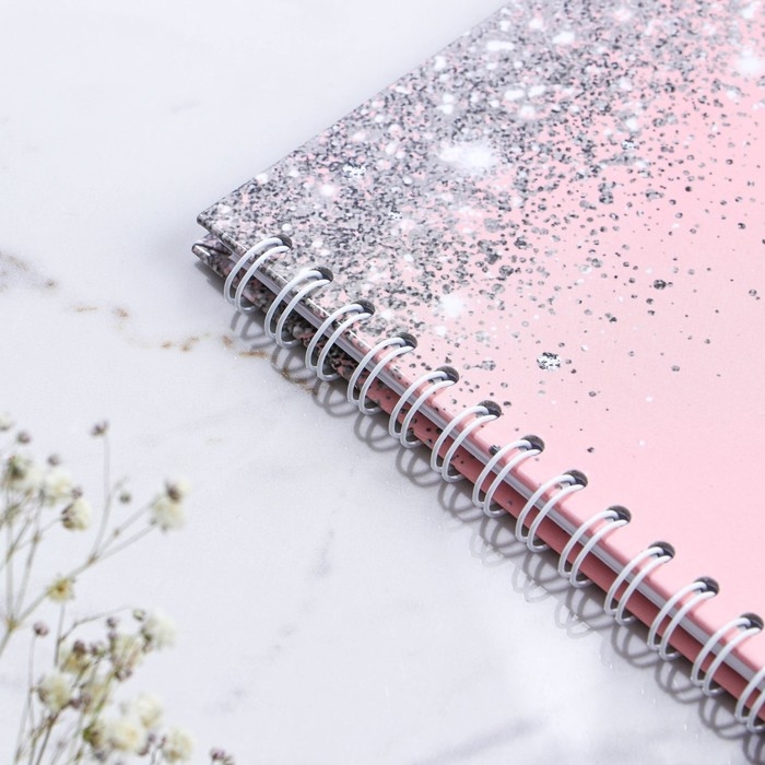 Книга пожеланий на свадьбу &laquo;Розовая с блёстками&raquo;, на пружине.