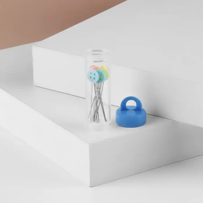 Игольница, 8&times;2.5&times;2.5 см, прозрачная, МИКС