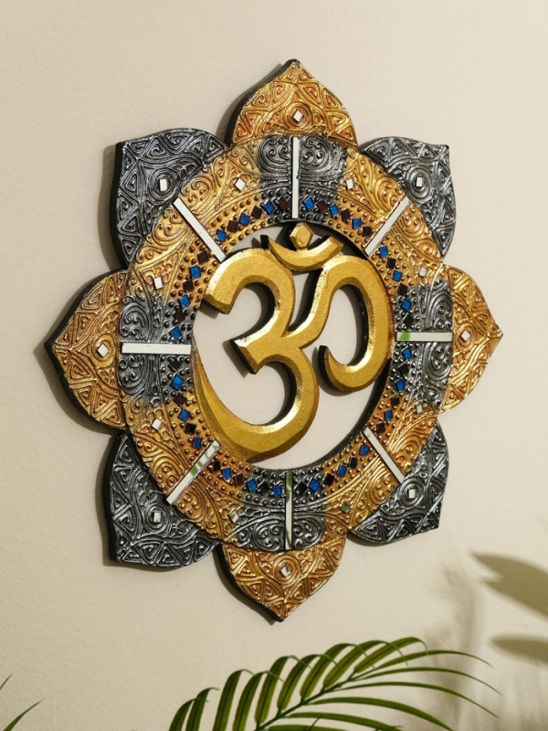 Панно резное МДФ "ОМ", 40х40х0,6 см, золотое основание