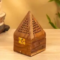 Подставка под благовония в форме пирамиды "Джали" 9х9х15,5 см, дерево шишам