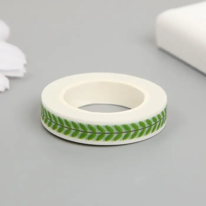 Клейкая лента бумага "Зелёные листики" ширина 0,8 см намотка 10 м 4,1х4,1х0,8 см