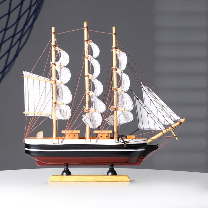 Корабль сувенирный средний &laquo;Пилад&raquo;, борта тёмные, 33х31х5 см