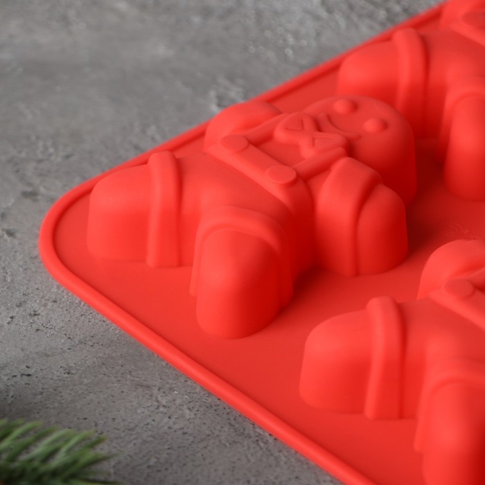 Форма для выпечки новогодняя Доляна &laquo;Новый год. Имбирный пряник&raquo;, силикон, 28&times;17 см, 6 ячеек, цвет красный