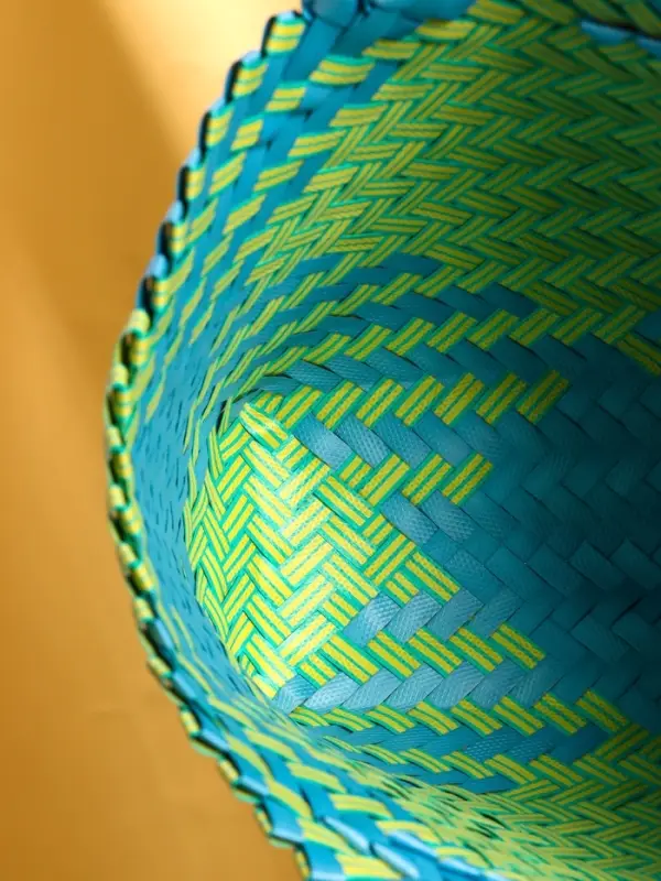 Сумка плетёная пластиковая 30х10х33 см, цв. сине-жёлтый