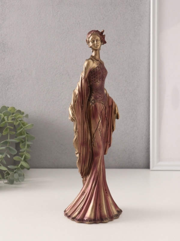 Сувенир полистоун "Девушка в платье 20-30-х годов" бордово-фиолетовый 10х9,5х29,5 см