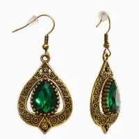 Серьги со стразми "Винтаж" капля, цвет изумрудный в чернёном золоте