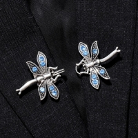 Зажим для кардигана &laquo;Стрекоза&raquo;, цвет синий в чернёном серебре