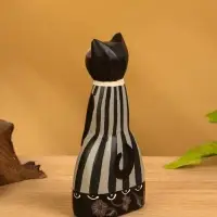 Сувенир дерево "Чёрная кошка в зелёном платье" 6х4х13 см