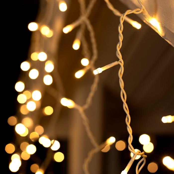 Гирлянда &laquo;Бахрома&raquo; 4 &times; 0.6 м, IP44, белая нить, 180 LED, свечение тёплое белое, 8 режимов, 220 В