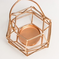 Подсвечник металл на 1 свечу "Геометрия" золото с ручкой 8,5х10х9 см