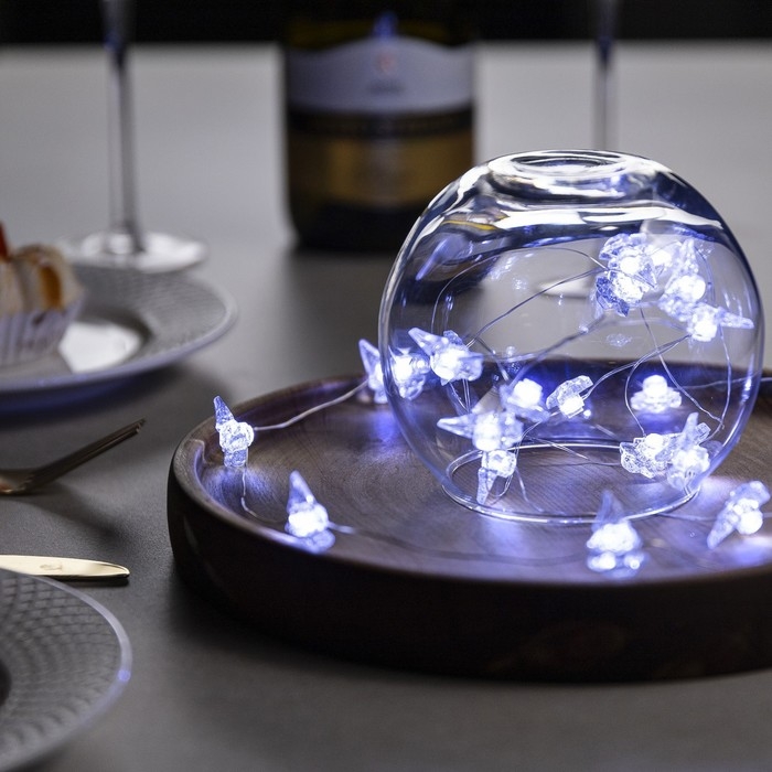 Гирлянда &laquo;Нить&raquo; 2 м роса с насадками &laquo;Снежная ёлочка&raquo;, IP20, серебристая нить, 20 LED, 2 режима, батарейки ААх2 (нет в комплекте), свечение белое