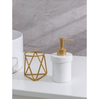 Дозатор для жидкого мыла на подставке SAVANNA &laquo;Геометрика&raquo;, 250 мл, цвет золотой
