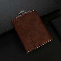 Фляжка со складной стопкой в чехле &laquo;Настоящий мужчина&raquo;, 240 мл / 75 мл