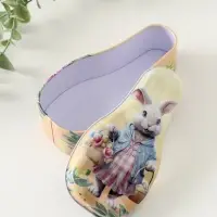 Шкатулка металл "Зайка с корзинками с цветами и яичками" 4,6х7х14,3 см