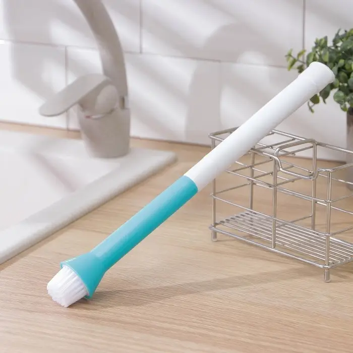 Щётка - насадка на кухонный кран, диаметр отверстия 2,5 см, длина 32 см, длина щётки 2,5 см