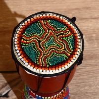 Сувенирный музыкальный инструмент "Барабан Джембе Разноцветный" 13x13x24 см, МИКС