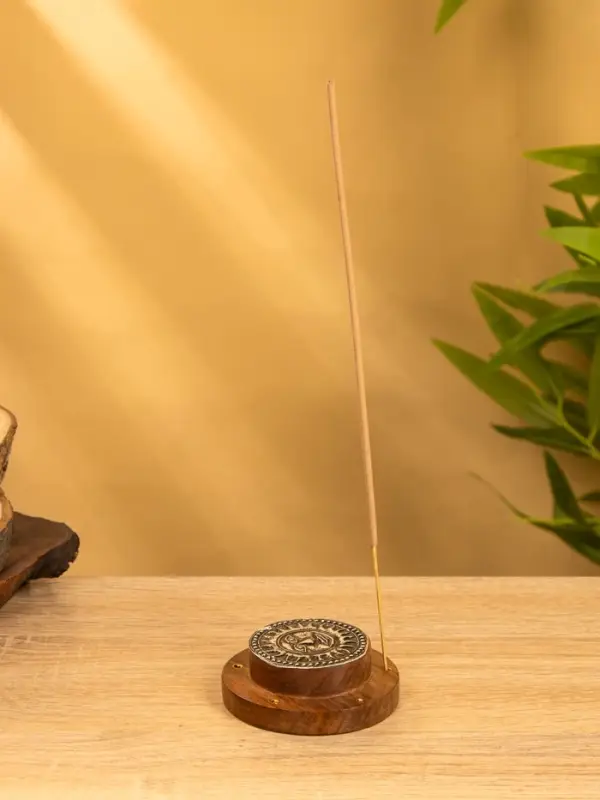 Подставка под благовония "Домовой" 7х7х2,5 см, дерево шишам