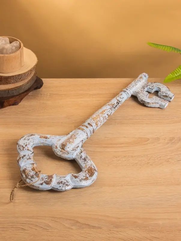 Сувенир &laquo;Ключ от счастья&raquo;, 4.5&times;21&times;50 +/- 3 см, дерево, голубой