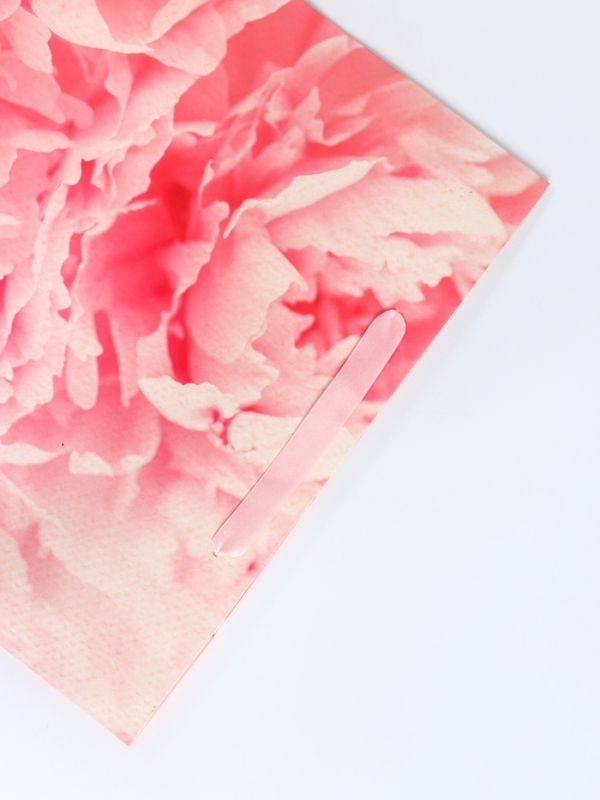 Пакет подарочный ламинированный вертикальный &laquo;Самой прекрасной&raquo;, L 31 &times; 40 &times; 12 см