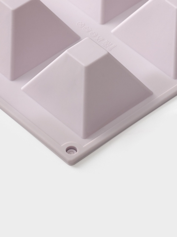 Форма для выпечки Доляна &laquo;Пирамида&raquo;, силикон, 6 ячеек, 29,5&times;17,2&times;4 см, сиреневая