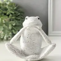 Сувенир полистоун "Белая лягушка" 6х13,5х11,5 см