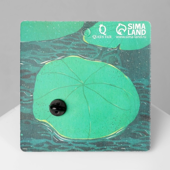 Значок &laquo;Лягушонок&raquo; с магнитофоном, цвет зелёный