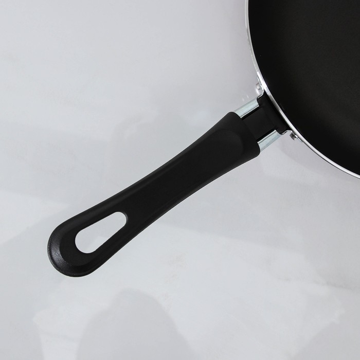 Сковорода &laquo;Эксперт&raquo;, d=20 см, пластиковая ручка, антипригарное покрытие, цвет бордовый