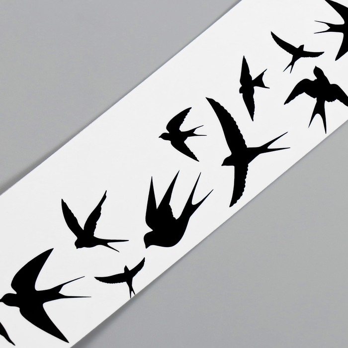 Татуировка на тело чёрная "Браслет. Ласточки" 20х3 см