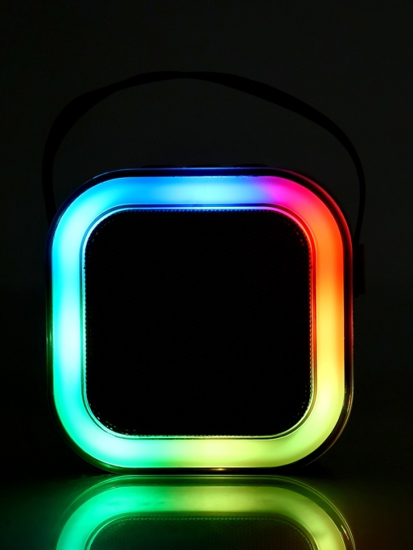 Караоке детское беспроводное, 2 микрофона, bluetooth, 5 режимов подсветки, звук, свет, бежевый